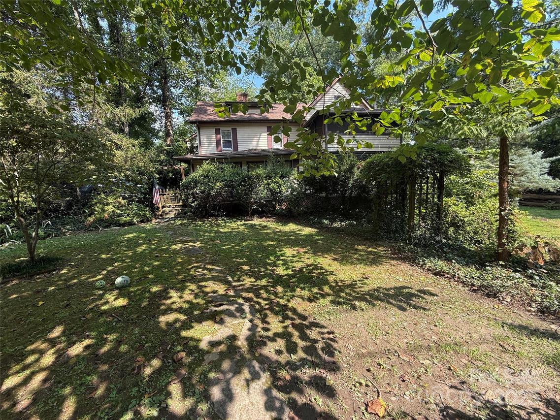 132 Grady Ave., Tryon, NC 28782