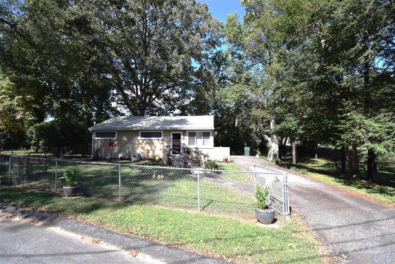 505 Butler Ct., Gastonia, NC 28054