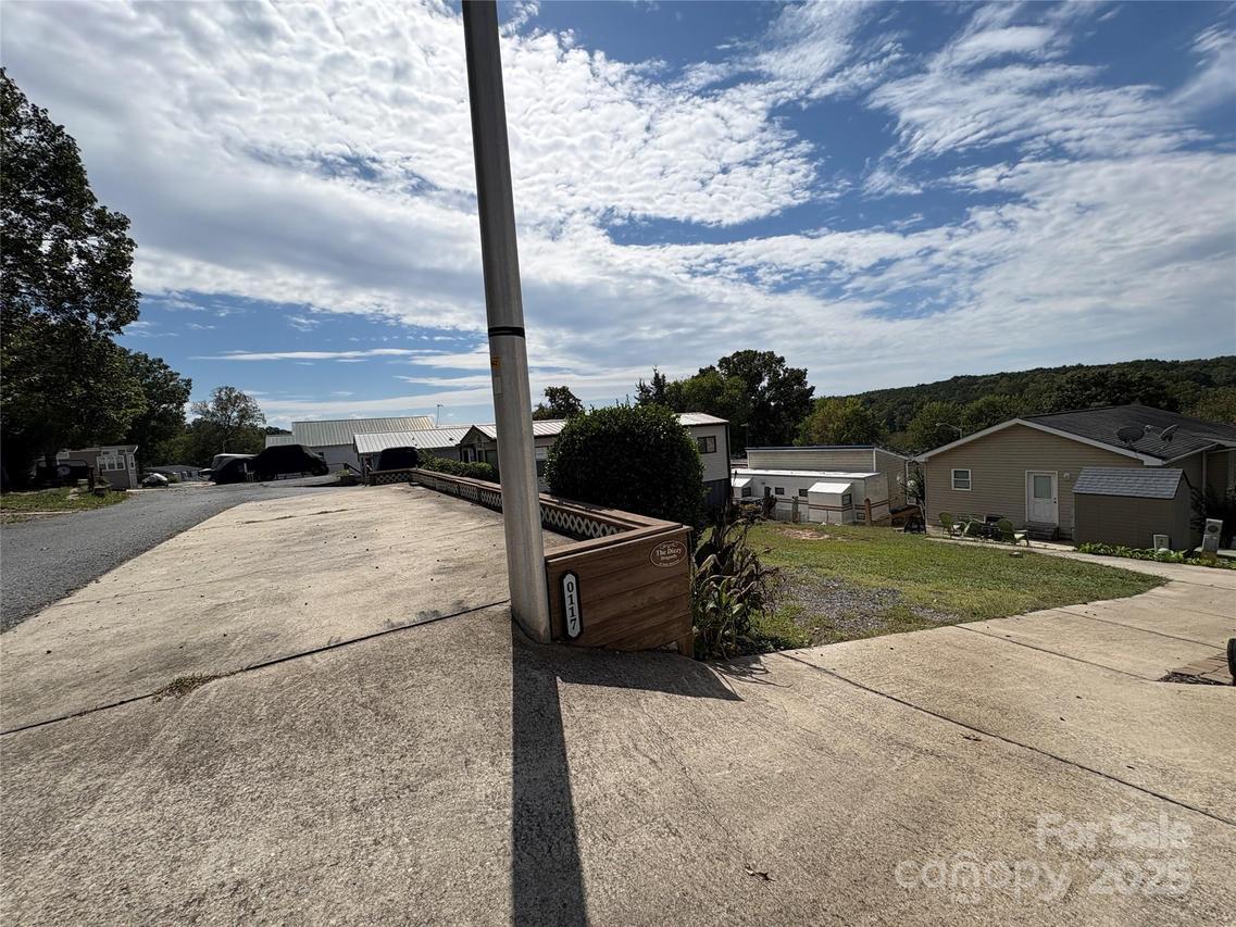 117 Maple St., New London, NC 28127