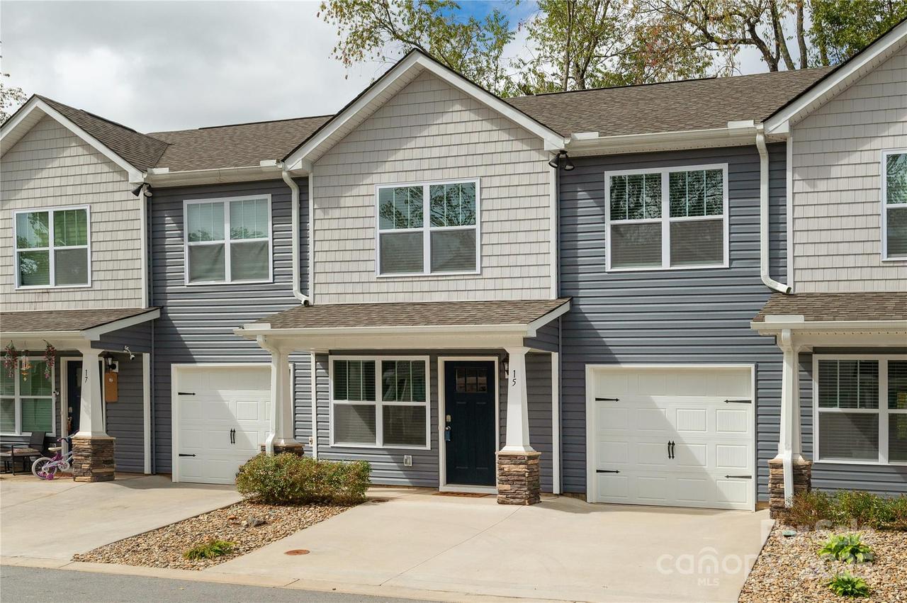 15 Virginia Commons Dr., Arden, NC 28704