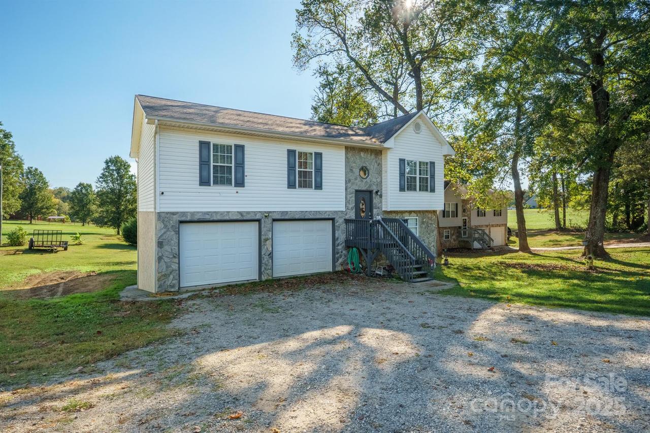 4404 Hickory Nut Ridge Rd., Hudson, NC 28638