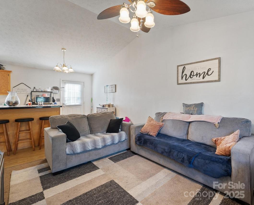 4404 Hickory Nut Ridge Rd., Hudson, NC 28638