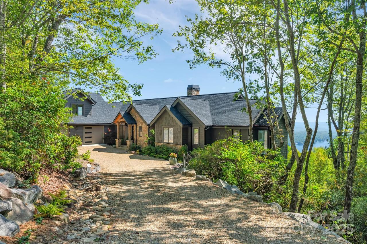 96 Moltz Ct., Lake Toxaway, NC 28747