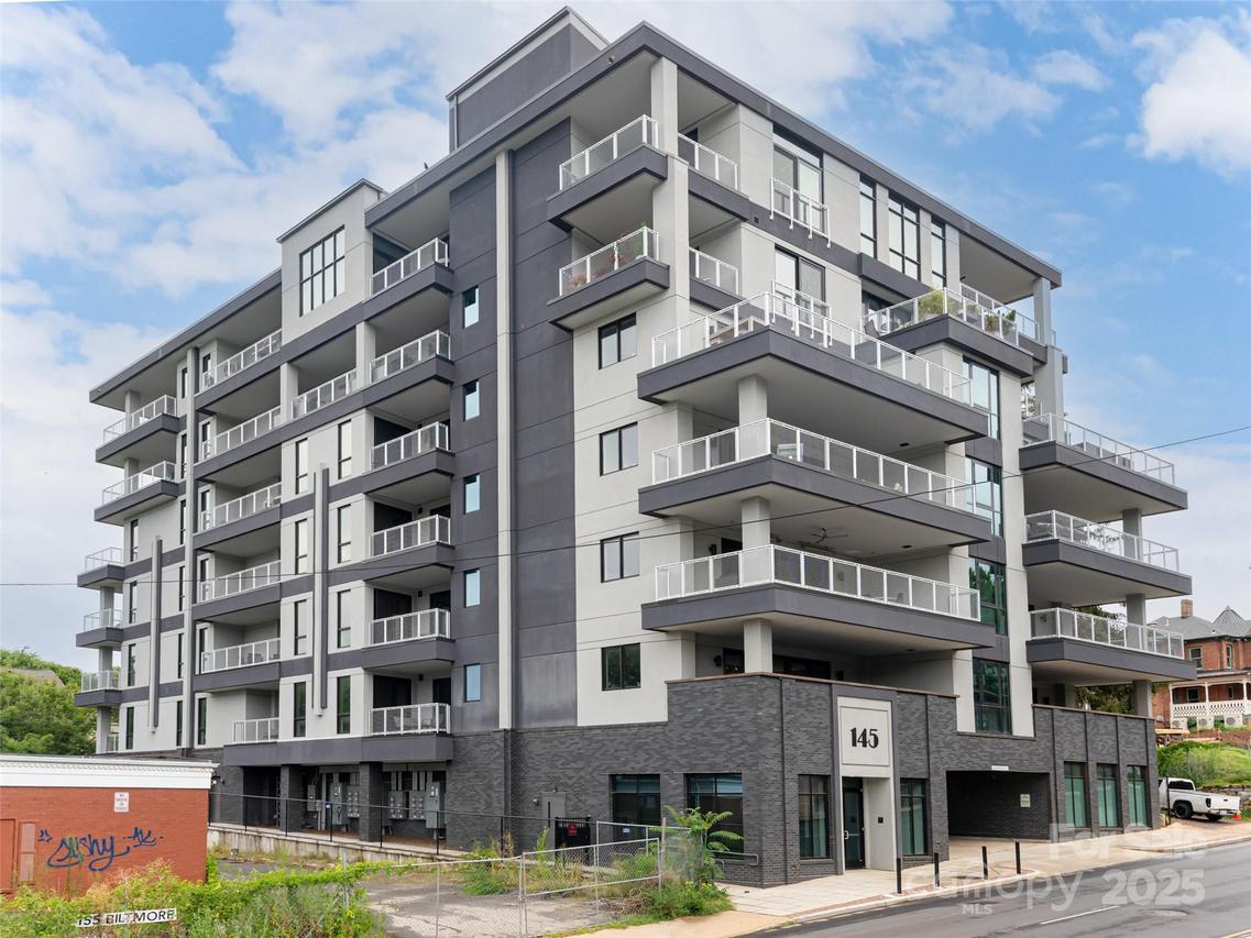 145 Biltmore Ave. #101, Asheville, NC 28801