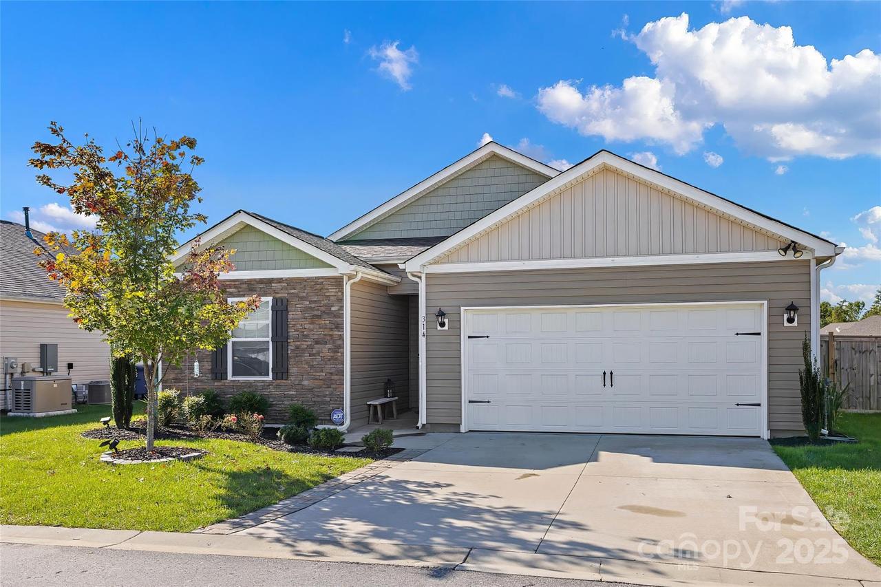 314 Woodnettle Ln., Arden, NC 28704