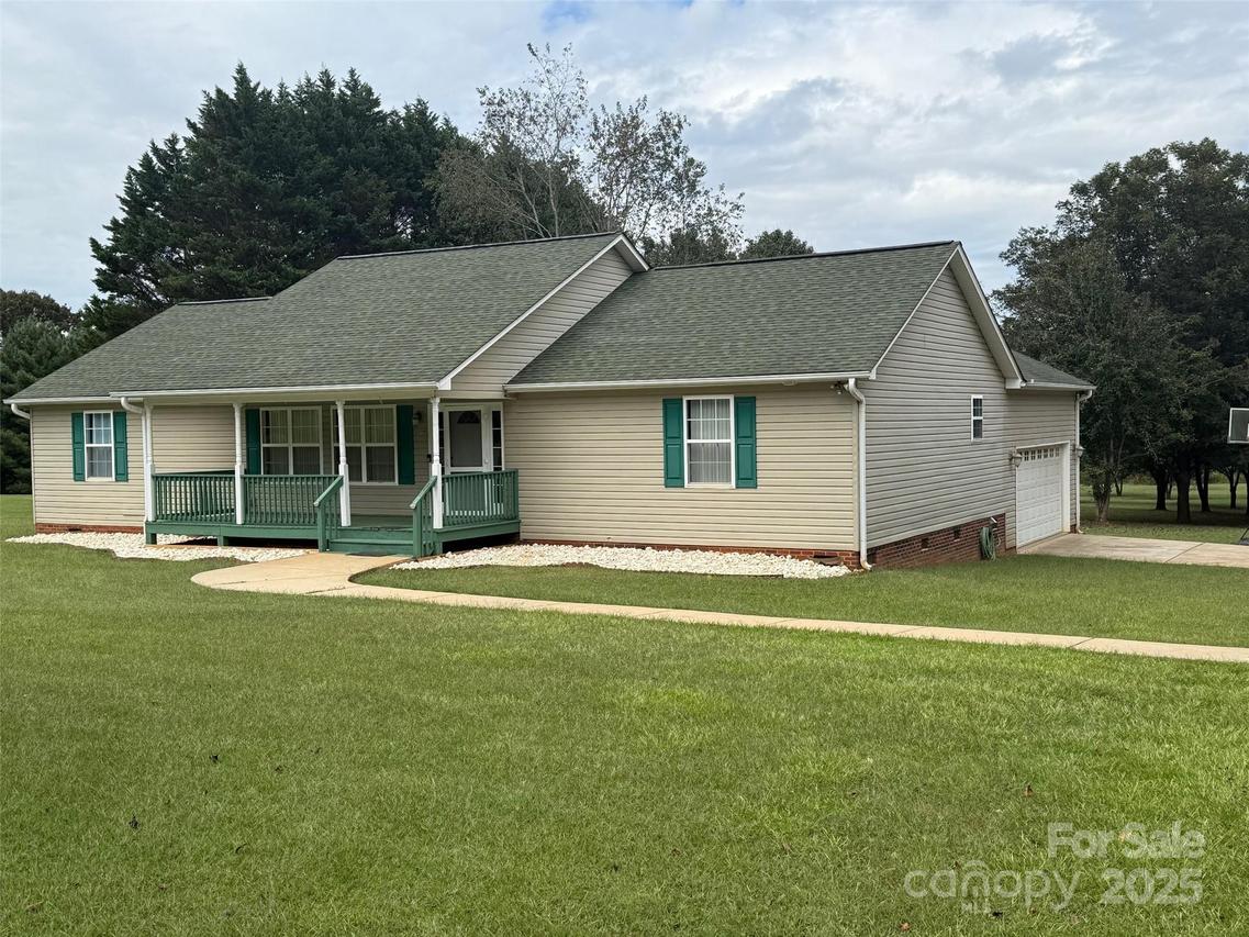 2700 Moose Gantt Tr., Crouse, NC 28033
