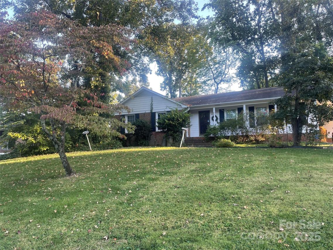 2000 Knell Dr., Charlotte, NC 28212