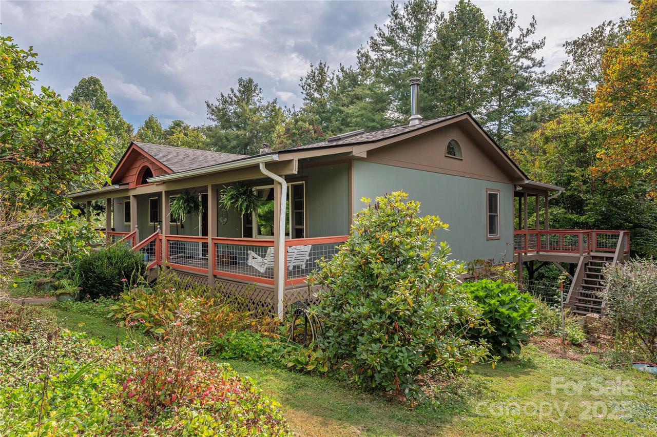 17 Red Oak Ln., Alexander, NC 28701