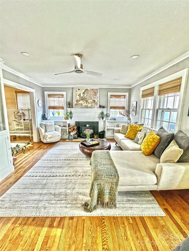 271 Brook St., Waynesville, NC 28786
