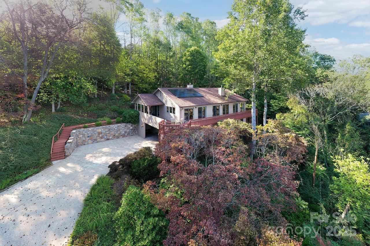 9 Sandon Cir., Asheville, NC 28804