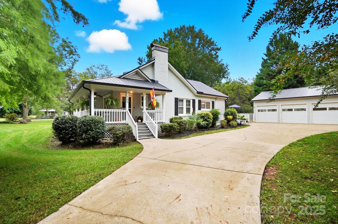 101 Cottonwood Dr., Mount Holly, NC 28120