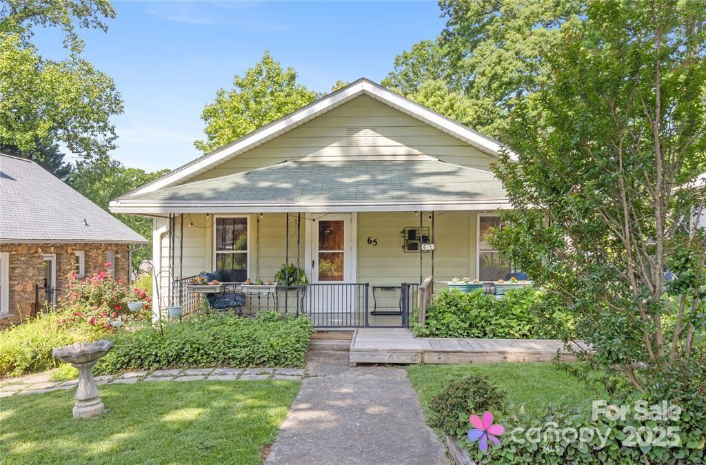 65 Craig Cir., Asheville, NC 28805