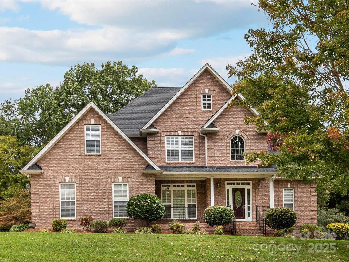 5060 Cramer Woods Dr., Gastonia, NC 28056