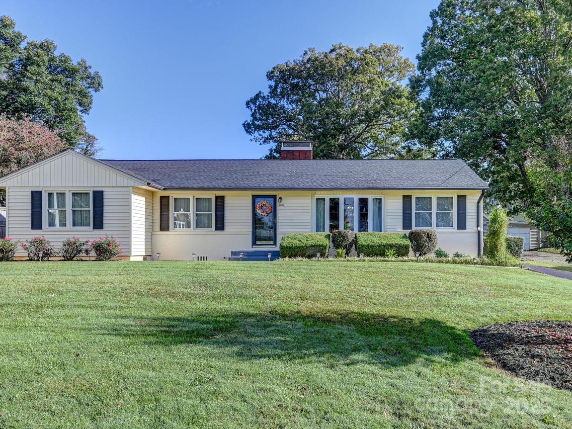 100 Onteora Blvd., Asheville, NC 28803