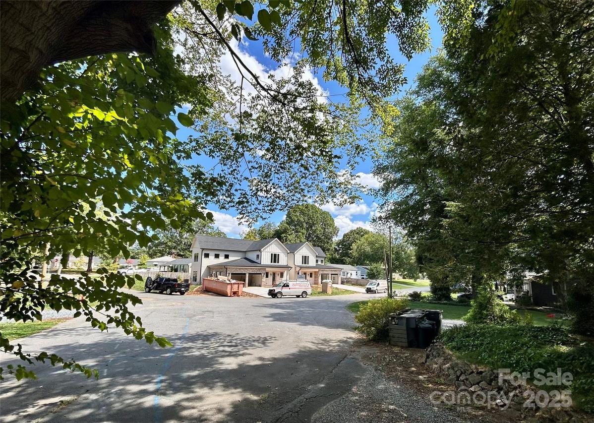 1422 Winston Dr., Charlotte, NC 28205