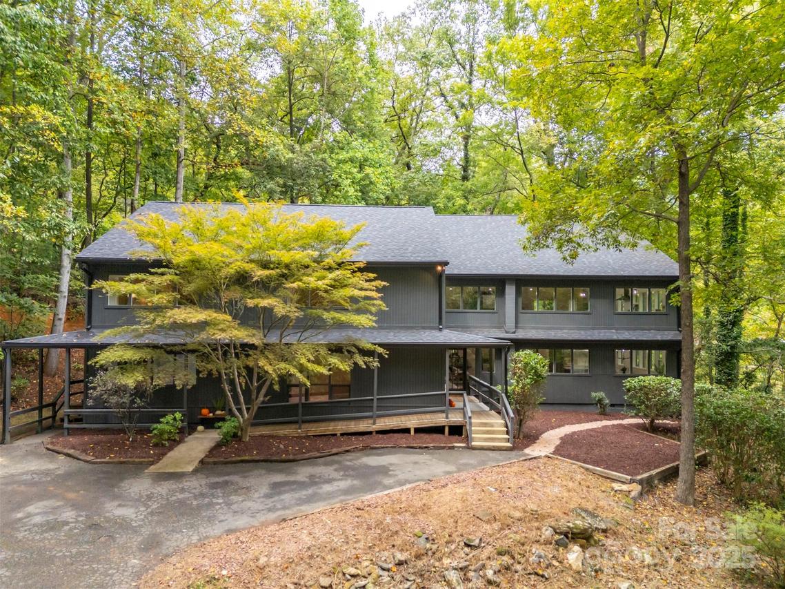 160 Lasae Ln., Tryon, NC 28782