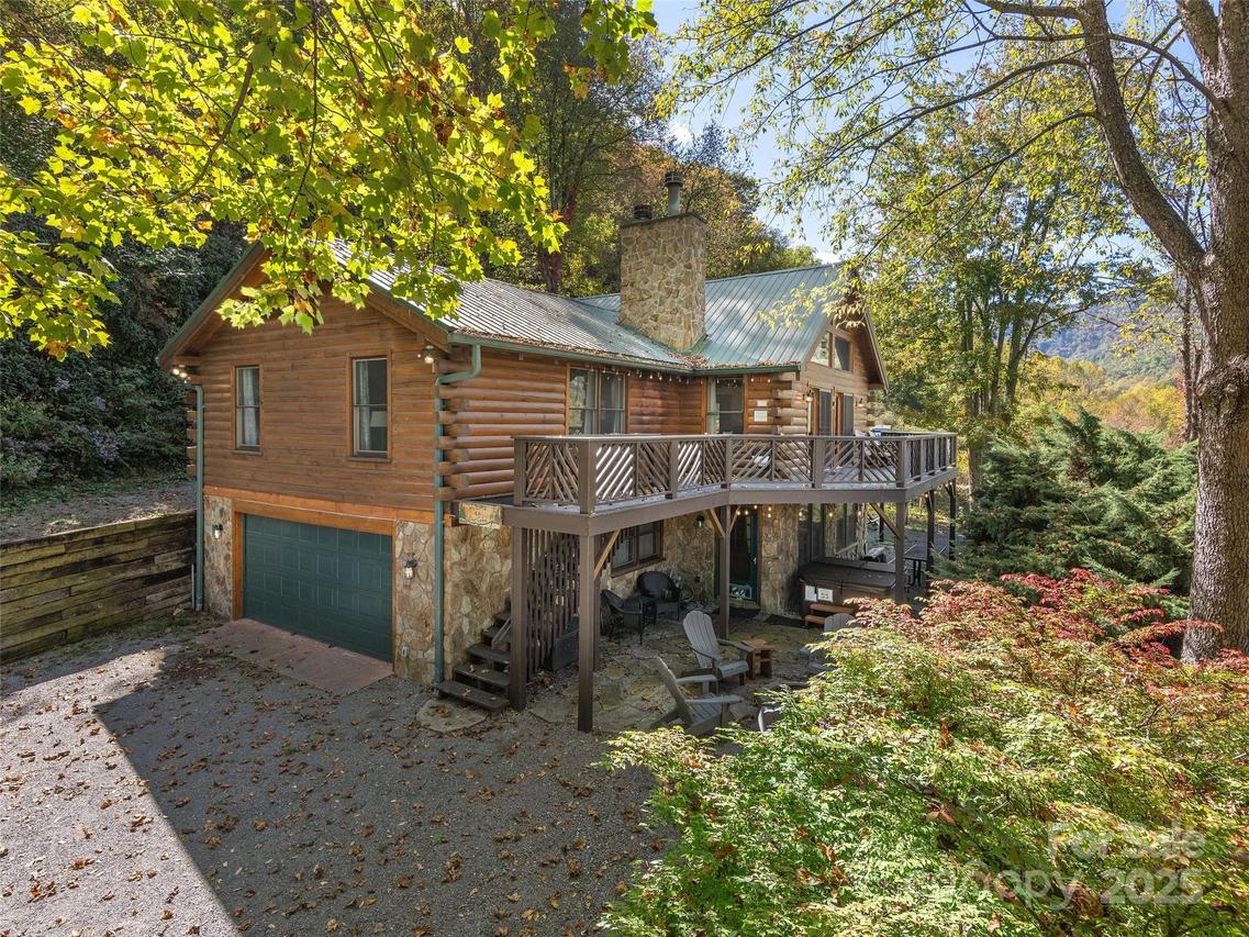 400 Rocky Top Rd., Maggie Valley, NC 28751