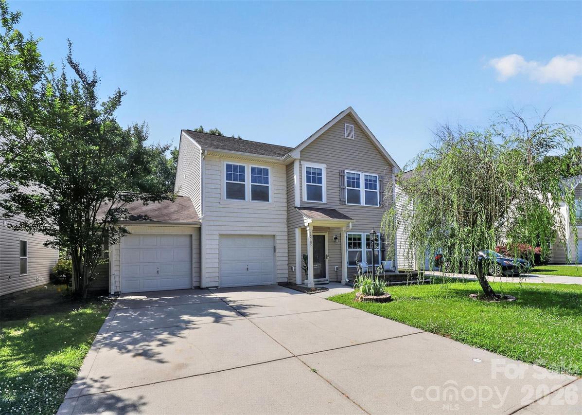 15705 Lakepoint Forest Dr., Charlotte, NC 28278