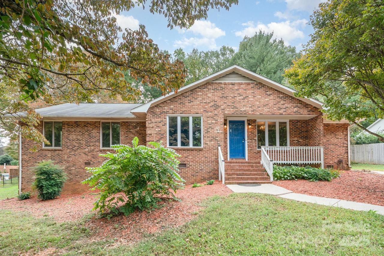 204 Belwood Dr., Belmont, NC 28012