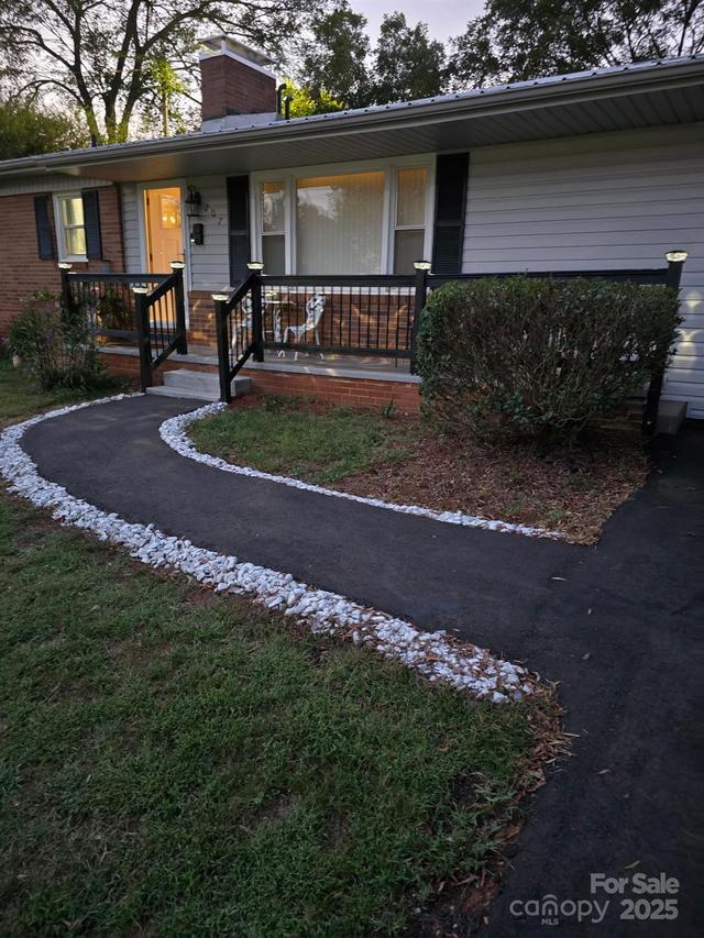 207 Stacy St., Morganton, NC 28655
