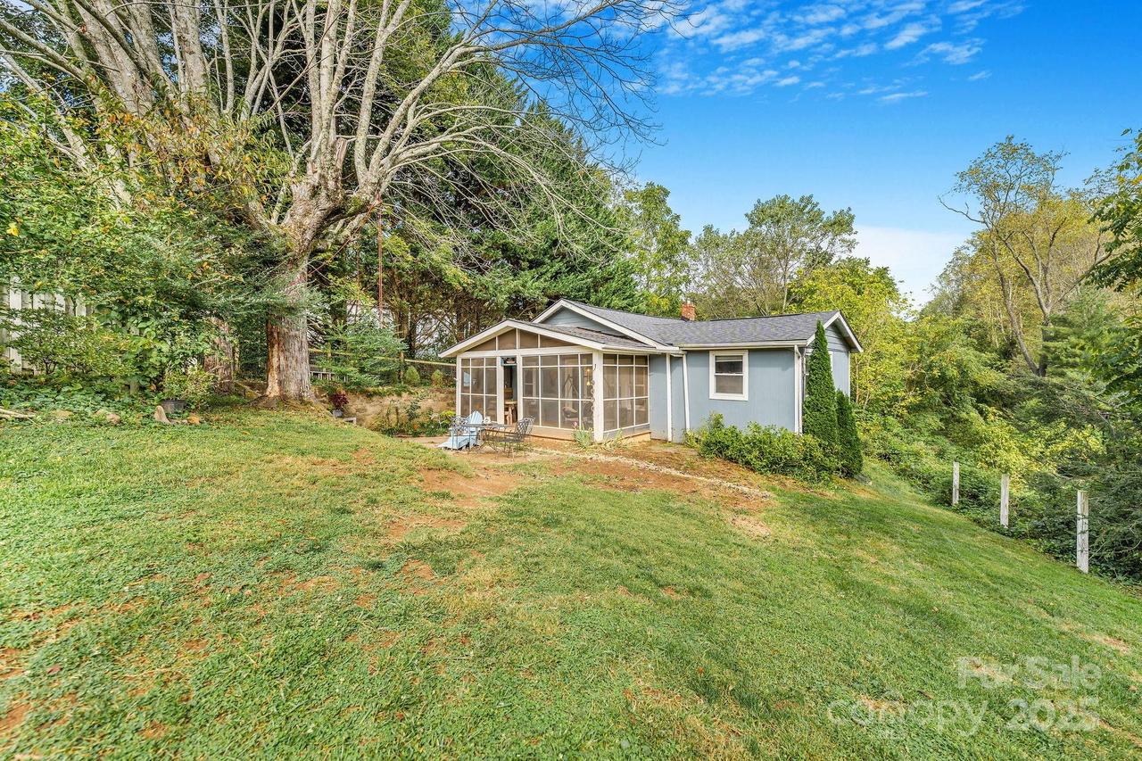 127 Jonestown Rd., Asheville, NC 28804