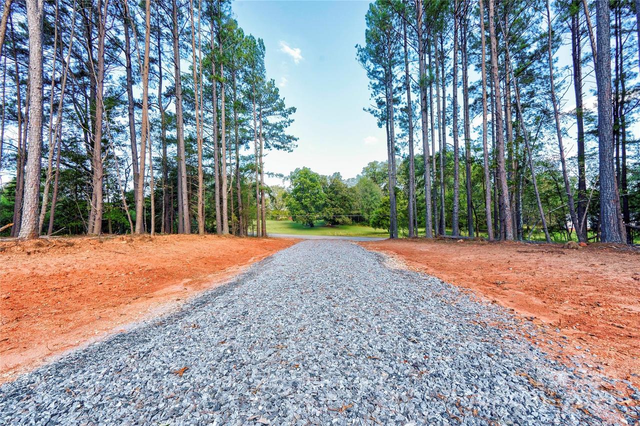 3533 Jolley Rd., Mooresboro, NC 28114