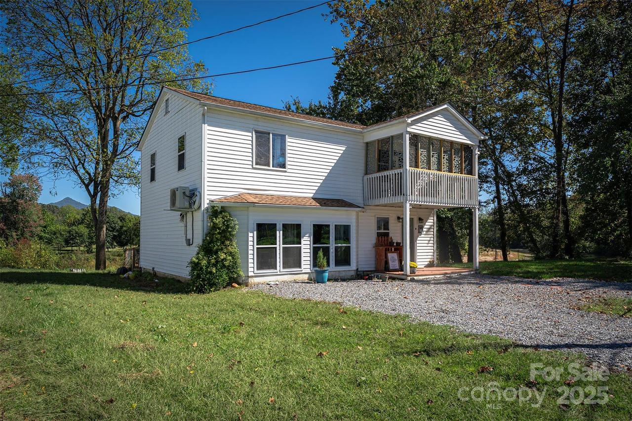 3755 Broad St., Clyde, NC 28721
