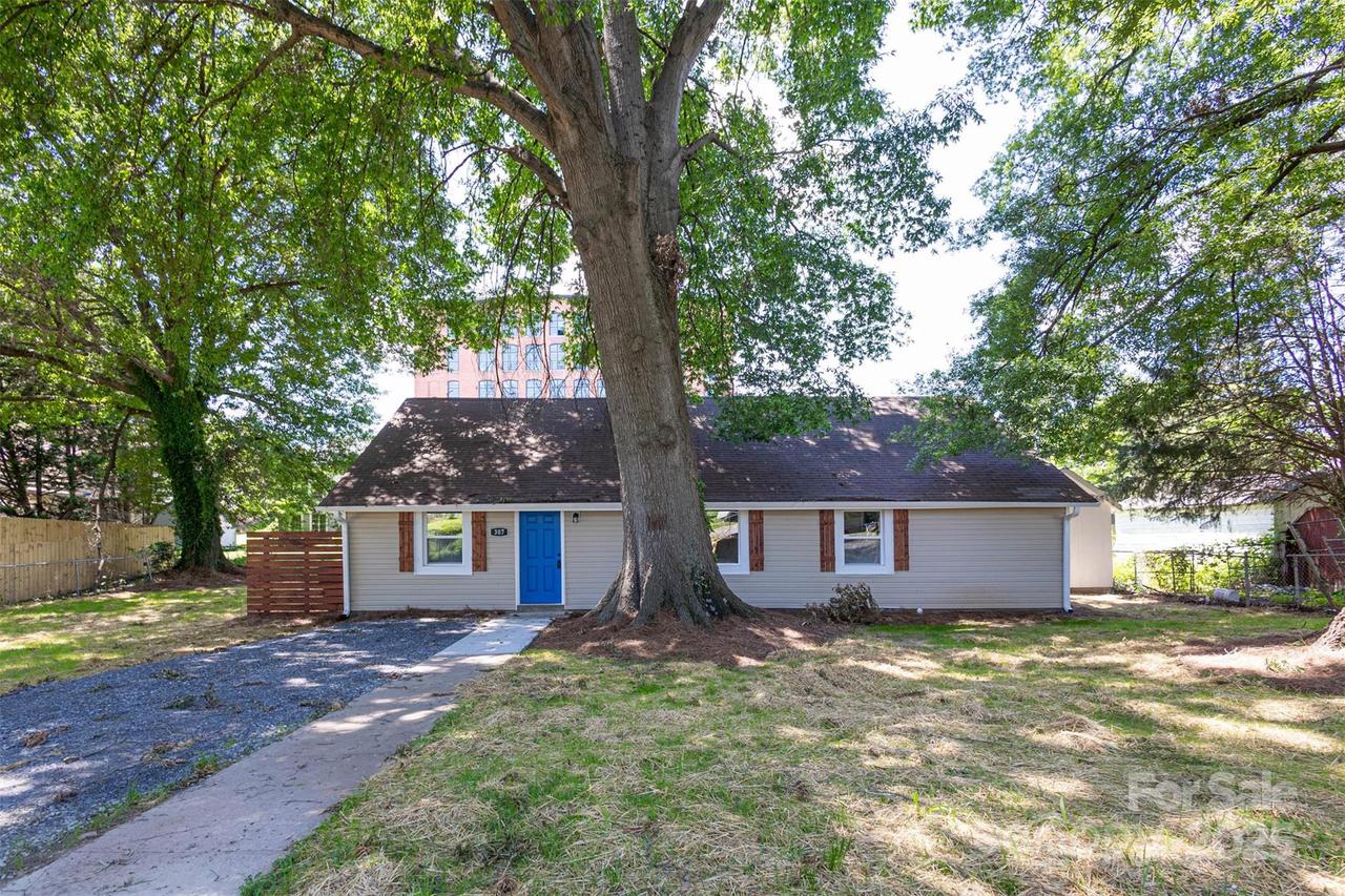 307 S Ransom St., Gastonia, NC 28052