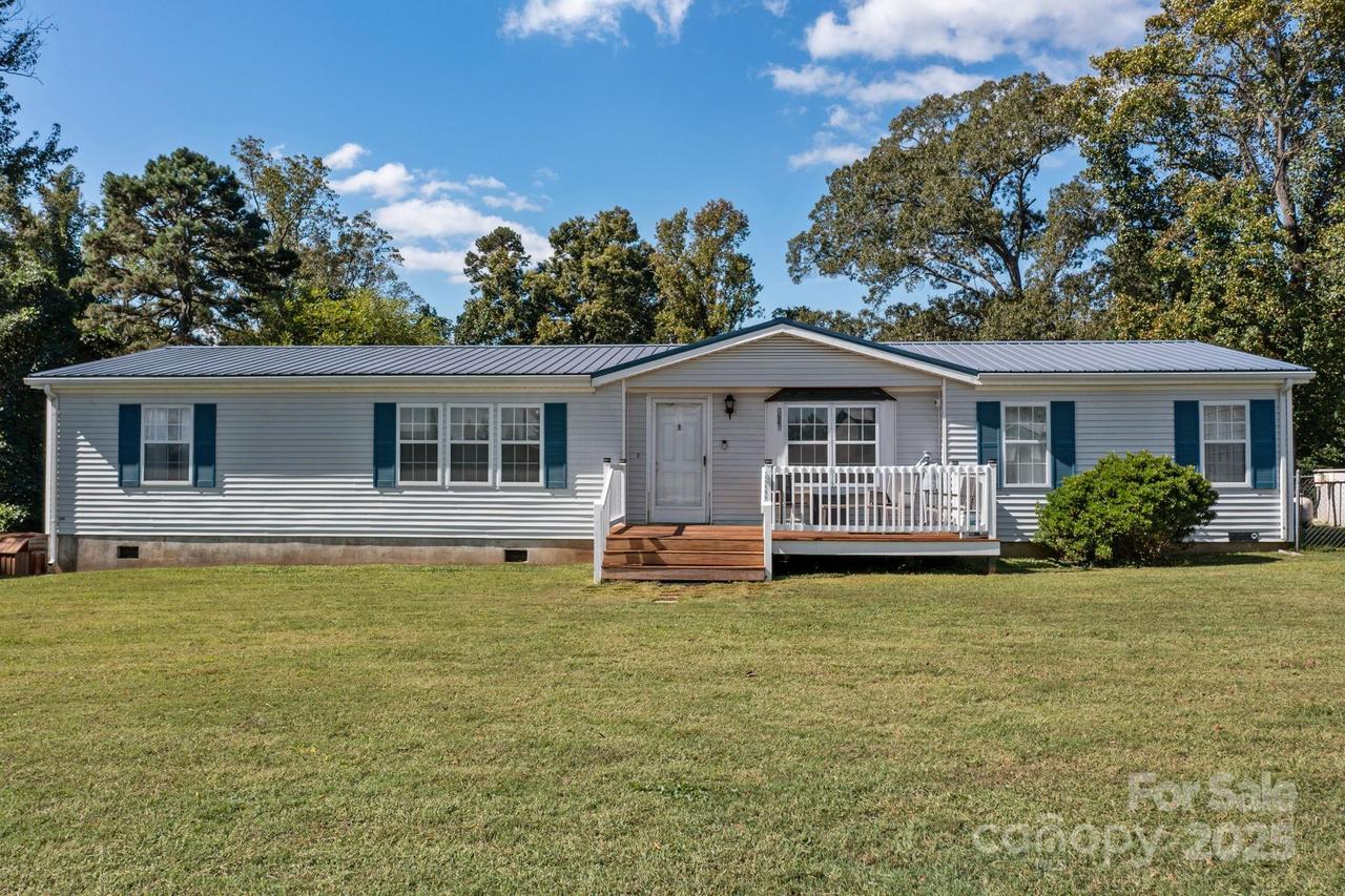 555 Fairmount Rd., Statesville, NC 28625