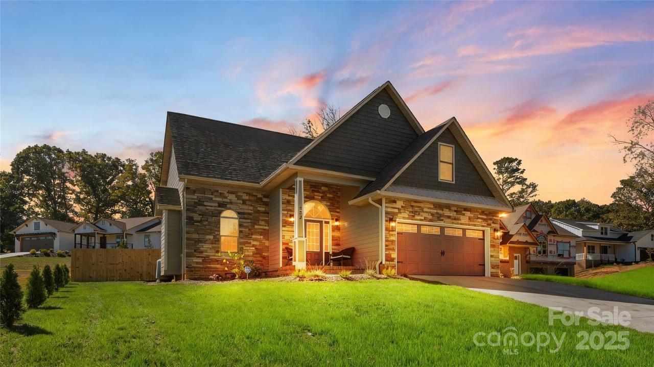 137 Maplewood Ct., Hudson, NC 28638
