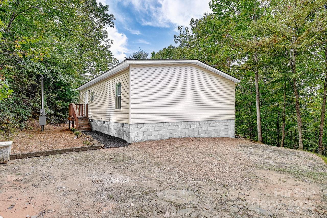 1655 Laurel Mountain View Rd., Flat Rock, NC 28731