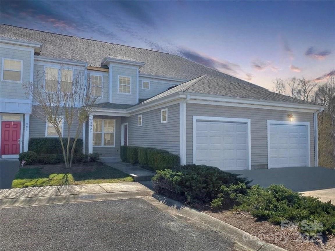 929 Claybrook Cir., Gastonia, NC 28054