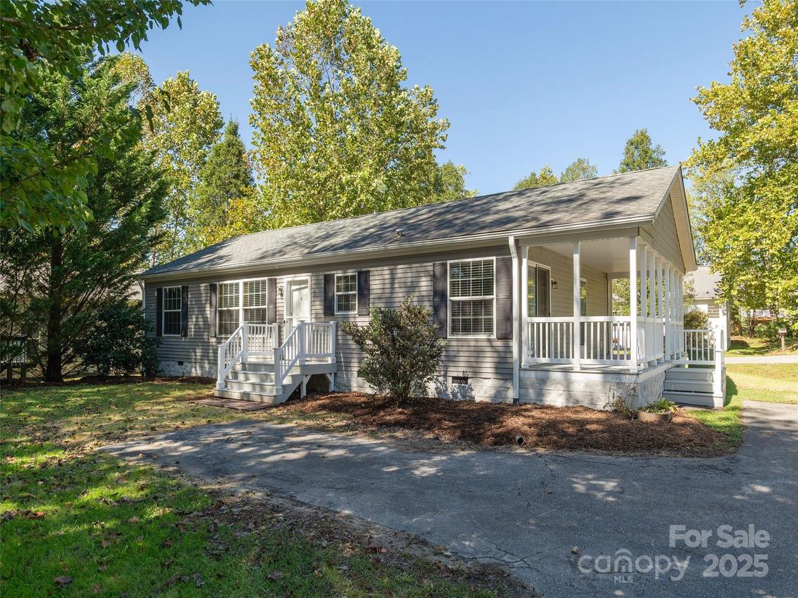 97 Hoopers Creek Rd., Fletcher, NC 28732