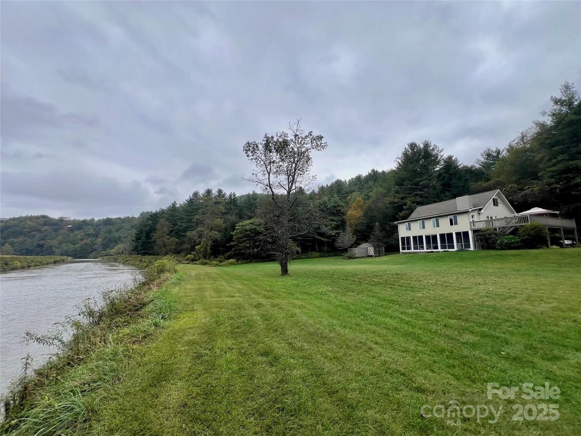 567 Daniel Daughters Dr., West Jefferson, NC 28694