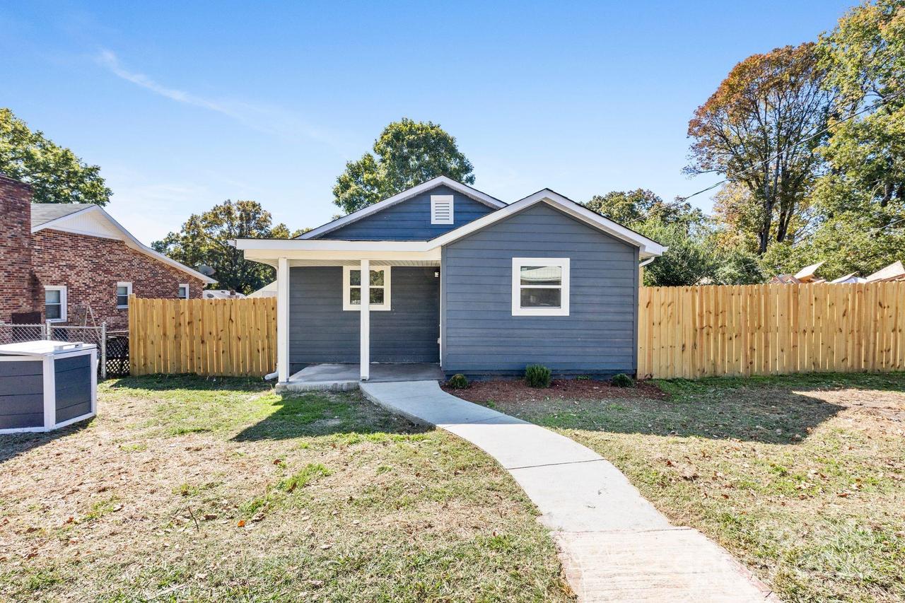 104 Crest St., Belmont, NC 28012