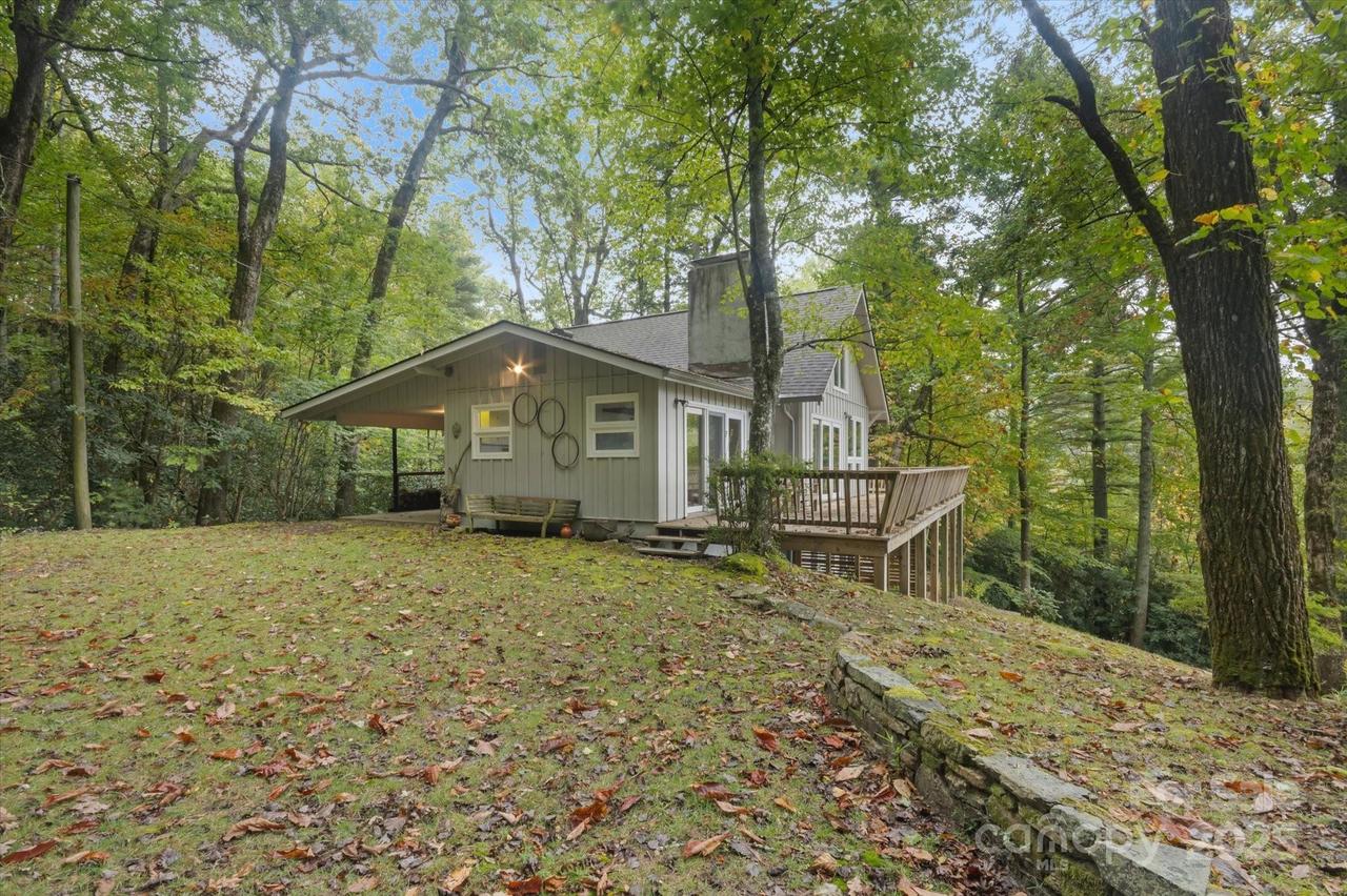909 Green Hill Rd., Brevard, NC 28712