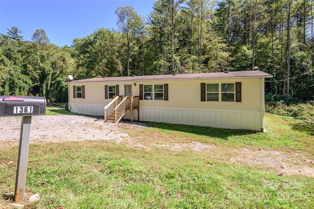 1361 Pleasant Grove Church Rd., Hendersonville, NC 28739
