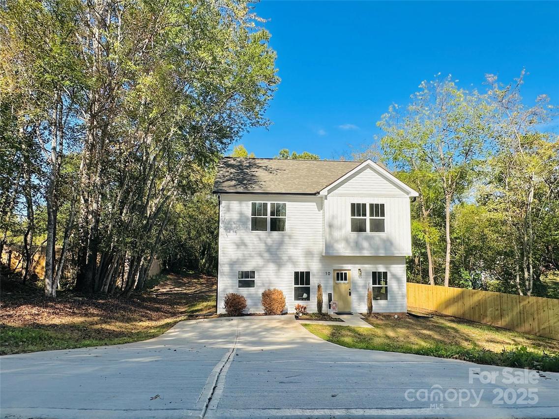 10 Pine Cone Ln., Granite Falls, NC 28630