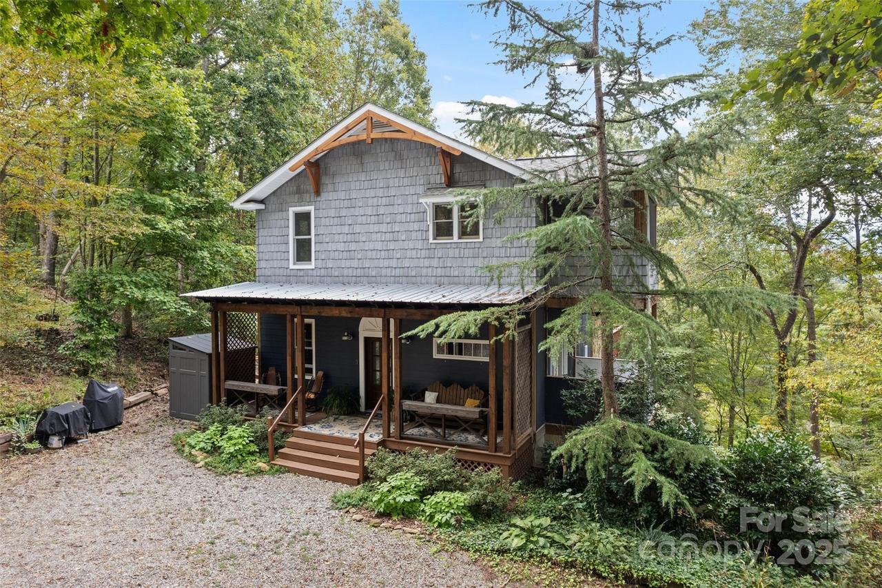 64 Hoosier Ct., Lake Junaluska, NC 28745