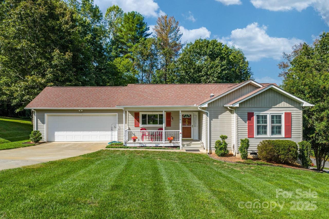 3076 Hunters Ridge Ct., Morganton, NC 28655