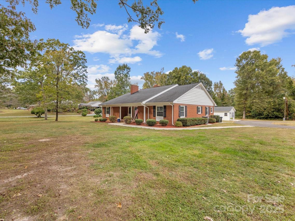 100 Forest Hills Dr., Monroe, NC 28112