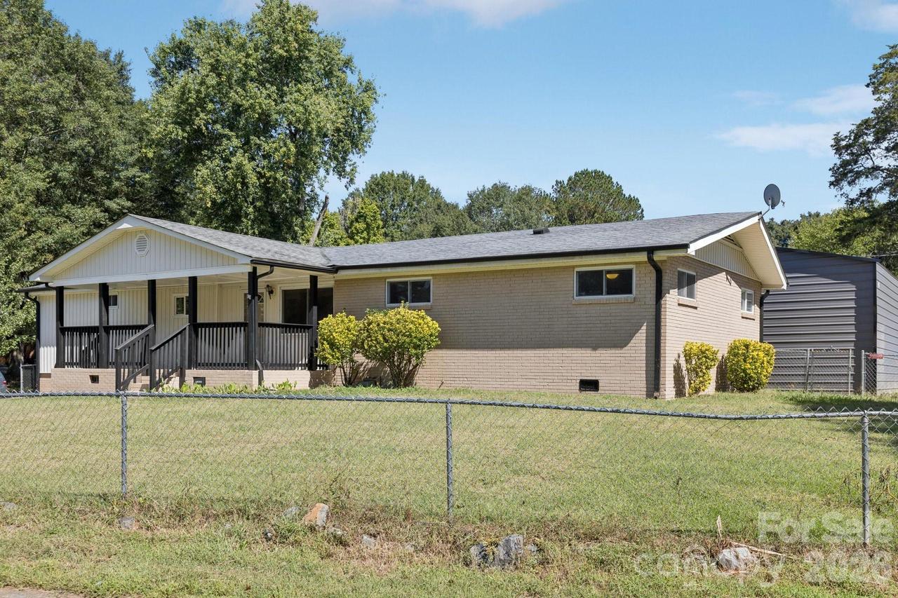 1024 Old Mountain View Rd., Mount Holly, NC 28120