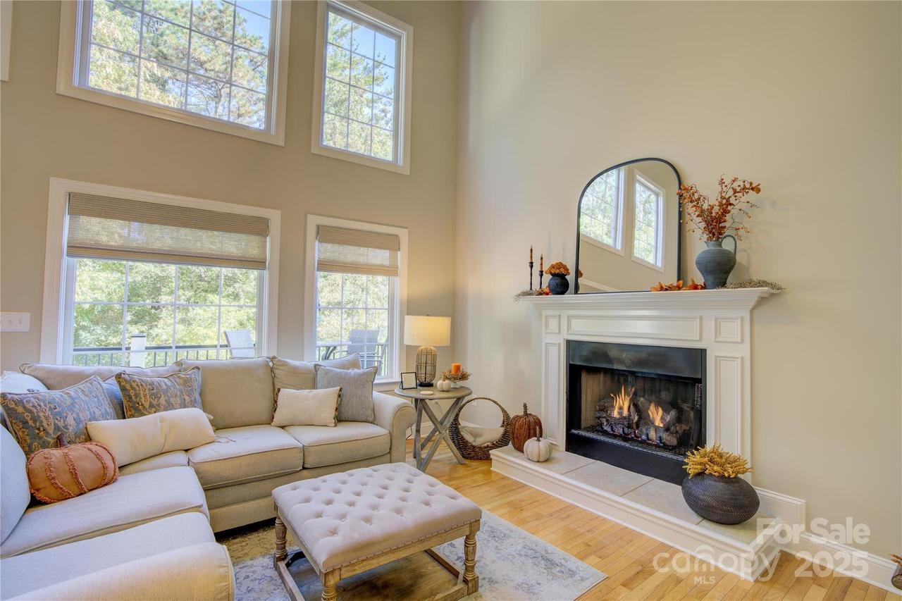 3 Chickadee Ln., Fairview, NC 28730