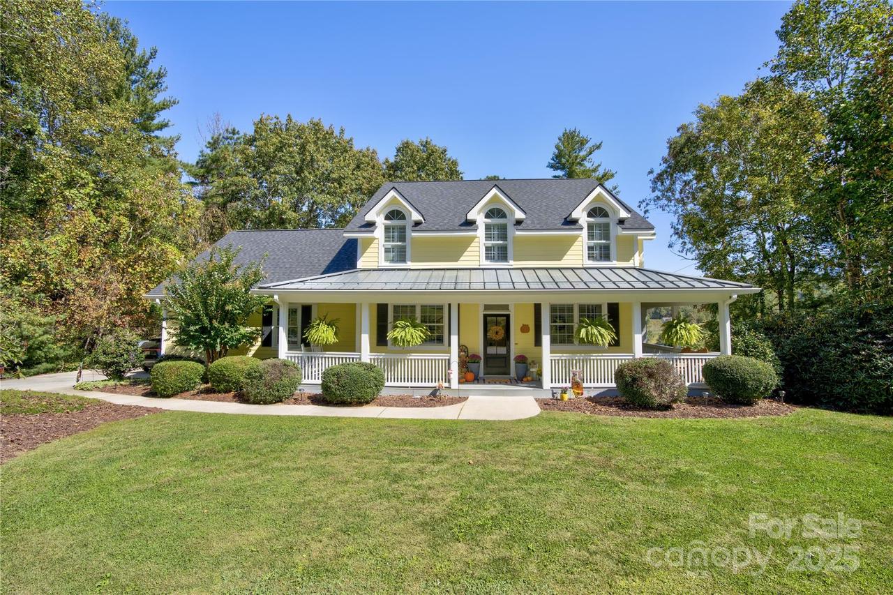 3 Chickadee Ln., Fairview, NC 28730