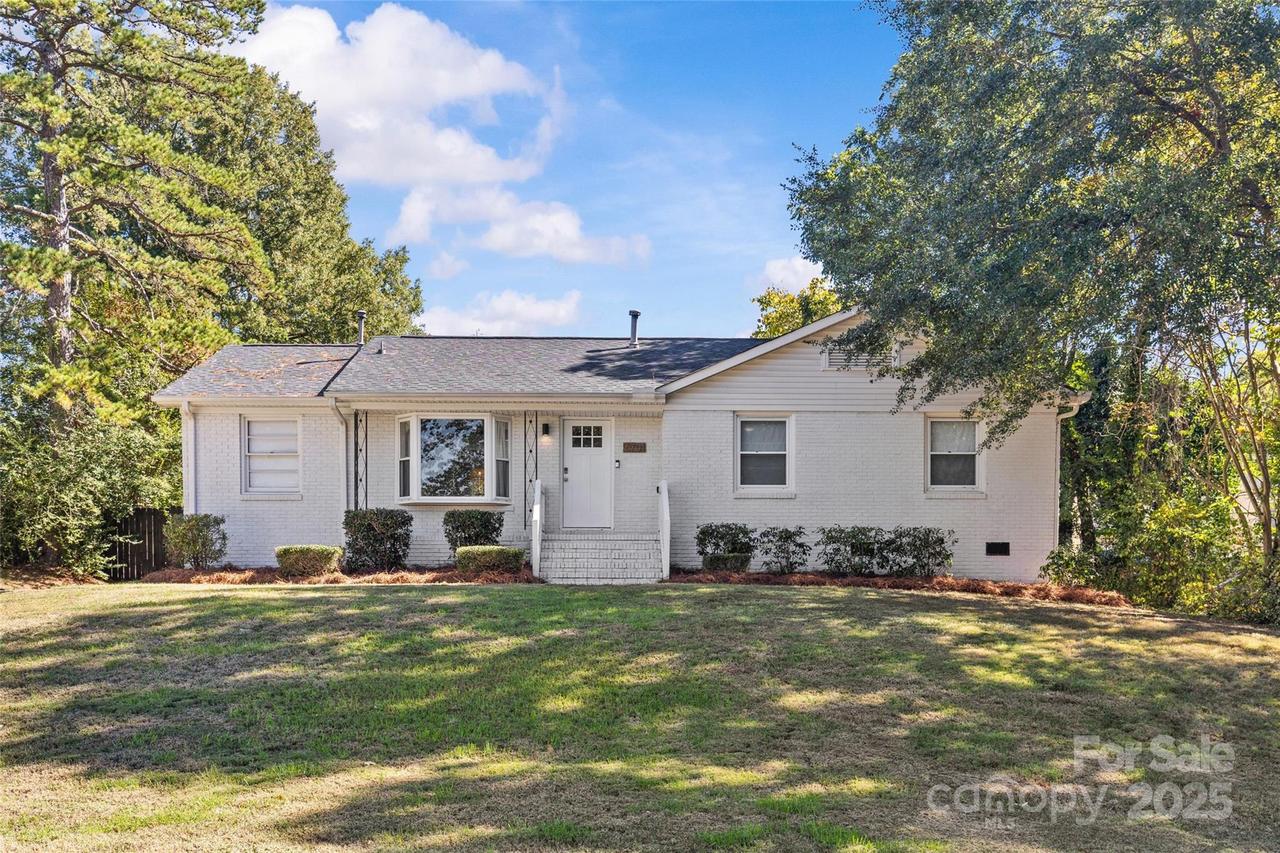 6701 Lynmont Dr., Charlotte, NC 28212
