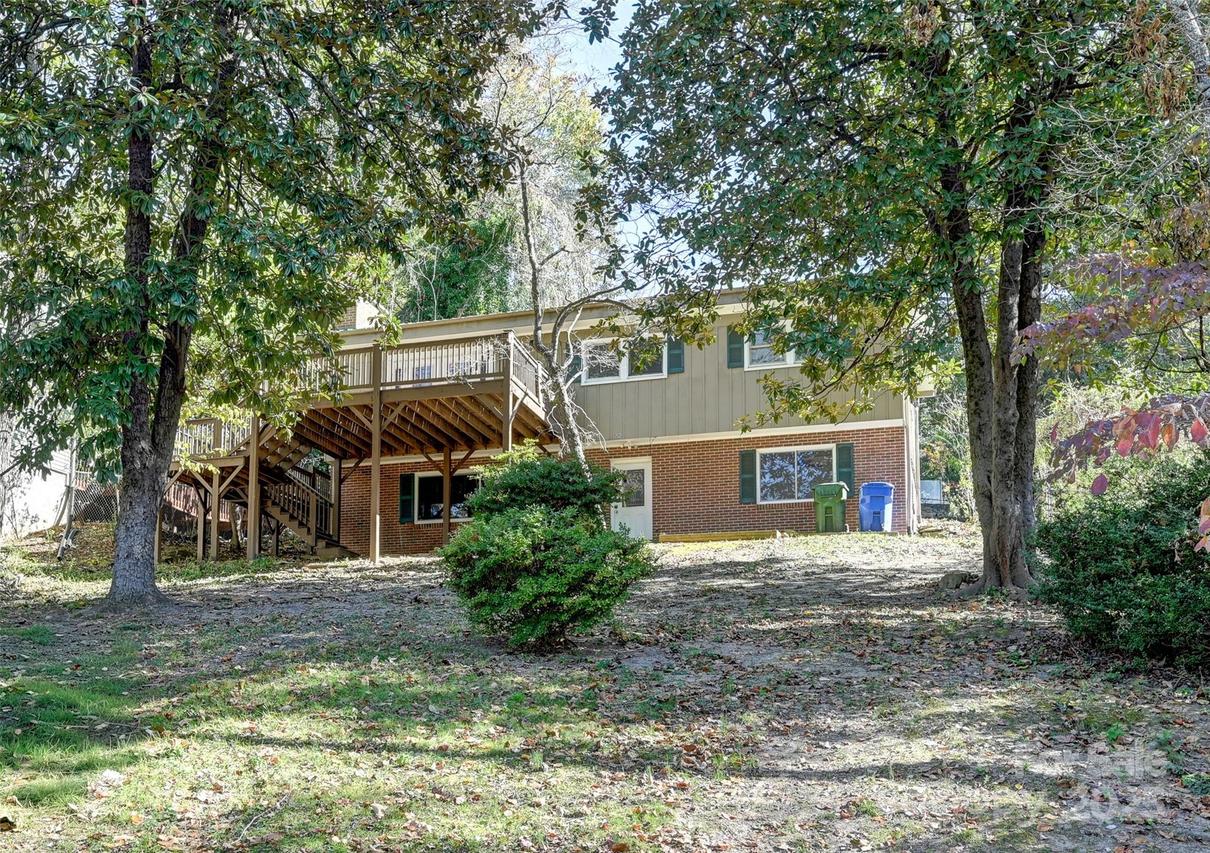22 E Shore Dr., Asheville, NC 28805