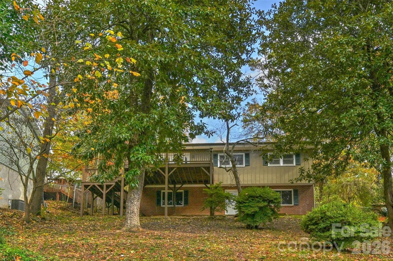 22 E Shore Dr., Asheville, NC 28805