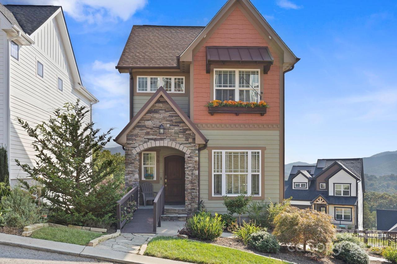 70 Tudor Way, Black Mountain, NC 28711
