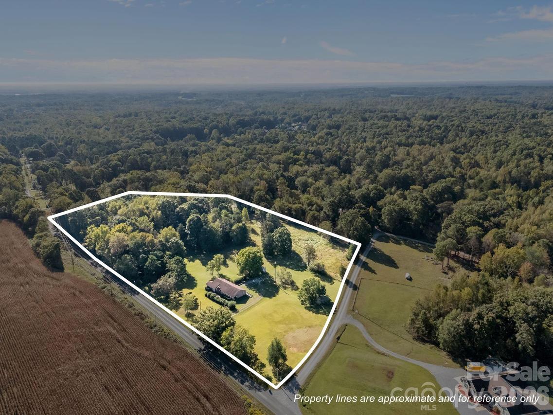 945 Alvin Hough Rd., Midland, NC 28107