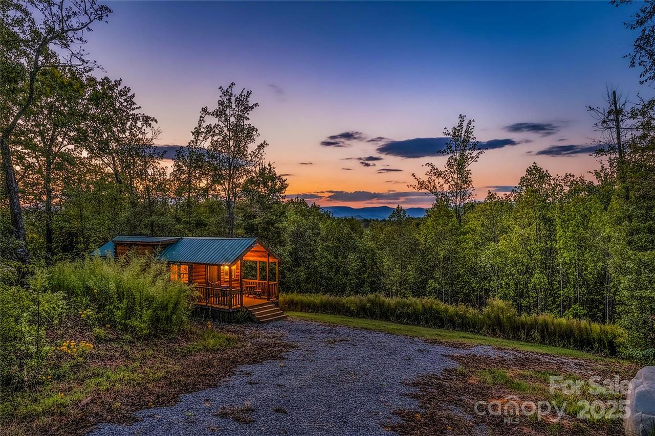 1136 Bauguess Mill Rd., Traphill, NC 28685